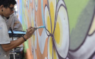 Muro de unidade da Cagece em Fortaleza ganha novo colorido com intervenção artística