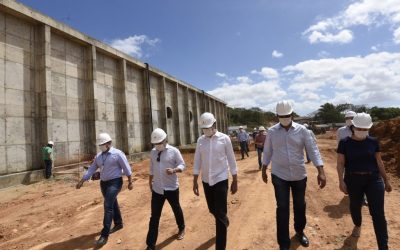 Governador Camilo Santana visita obras do reservatório Taquarão, em Caucaia