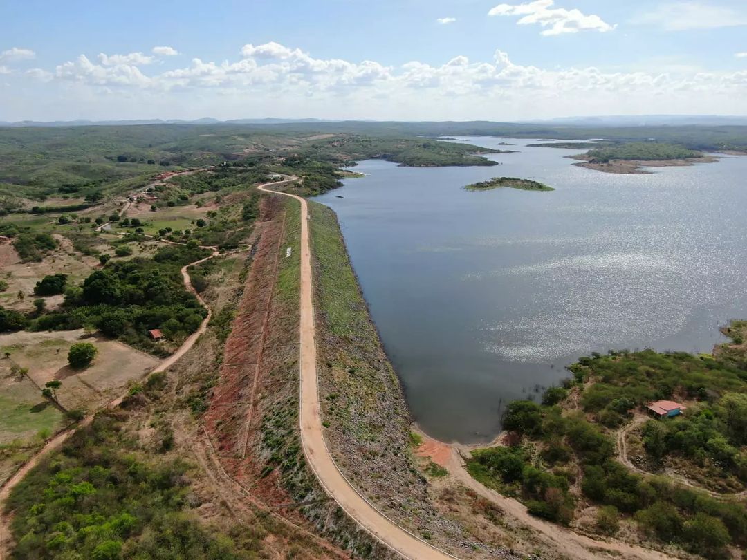 O aproveitamento de área do Castanhão se dará em regime de concessão para a instalação e operação de sistemas de geração de energia elétrica fotovoltaica